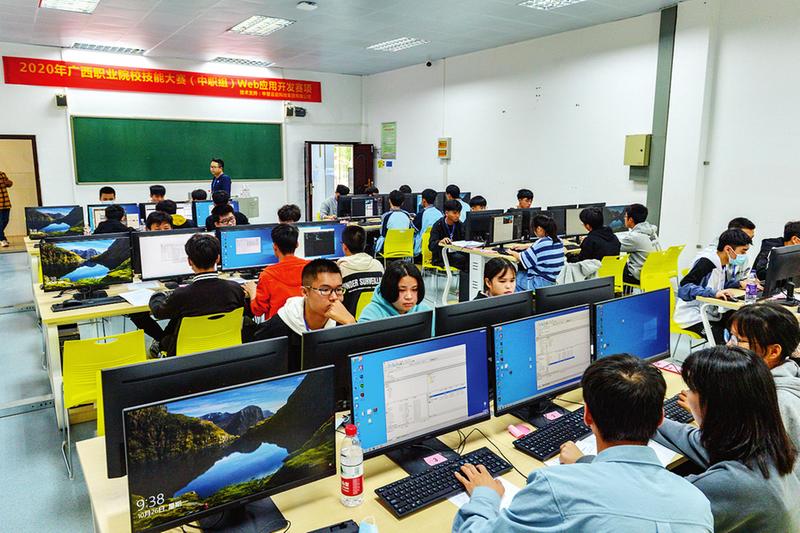 2020年广西职业院校技能大赛火热进行 计算机软件技术开发者展锋芒